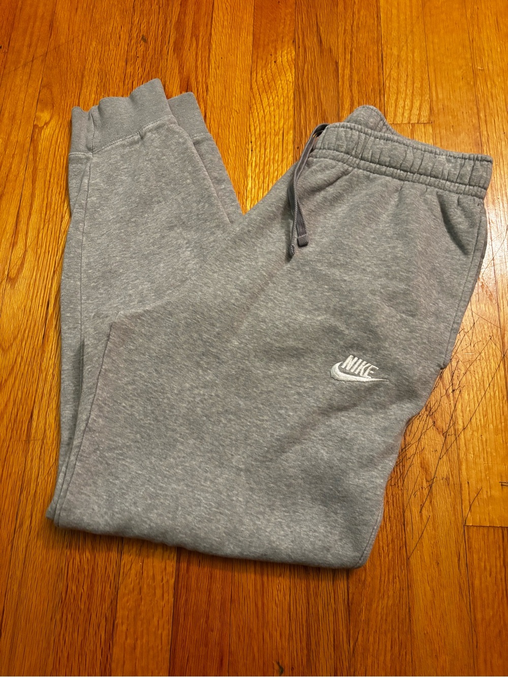 Nike Men’s Gray Fleece Jogger Pants M Regular Drawstring Pockets